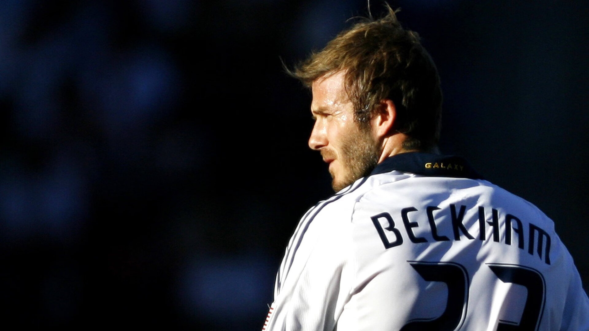 双加时鏖战!湖人险胜勇士,詹姆斯关键三分锁定胜局